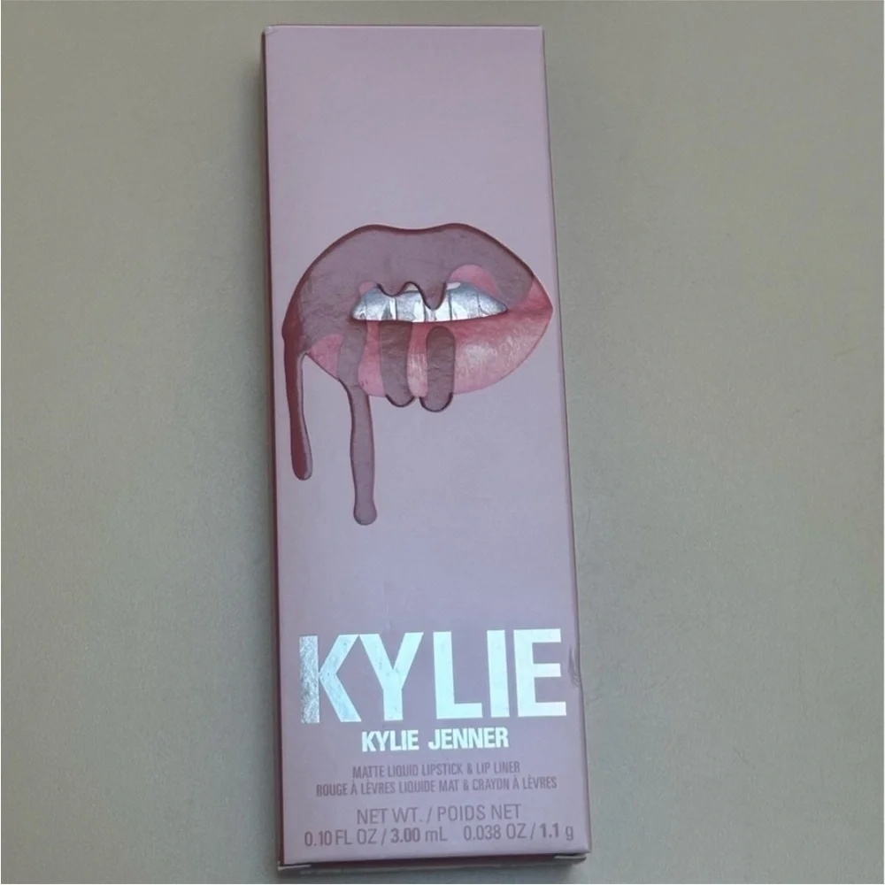 🆕💄KYLIE COSMETICS Matte Lip Kit 703 DOLCE K taupe nude